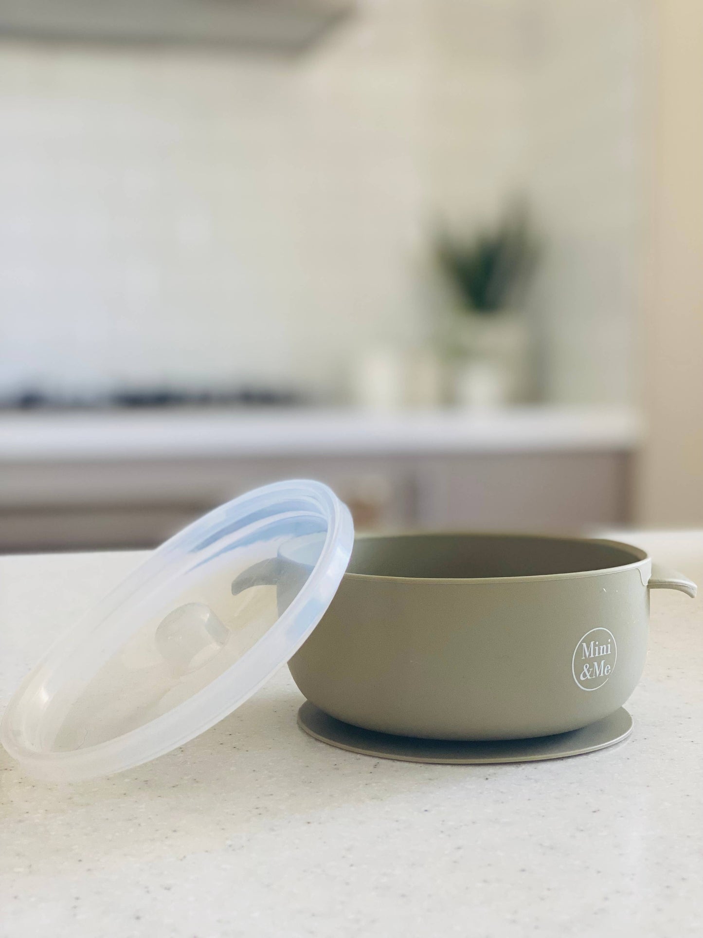 Mini & Me Round Bowl with Lid Olive