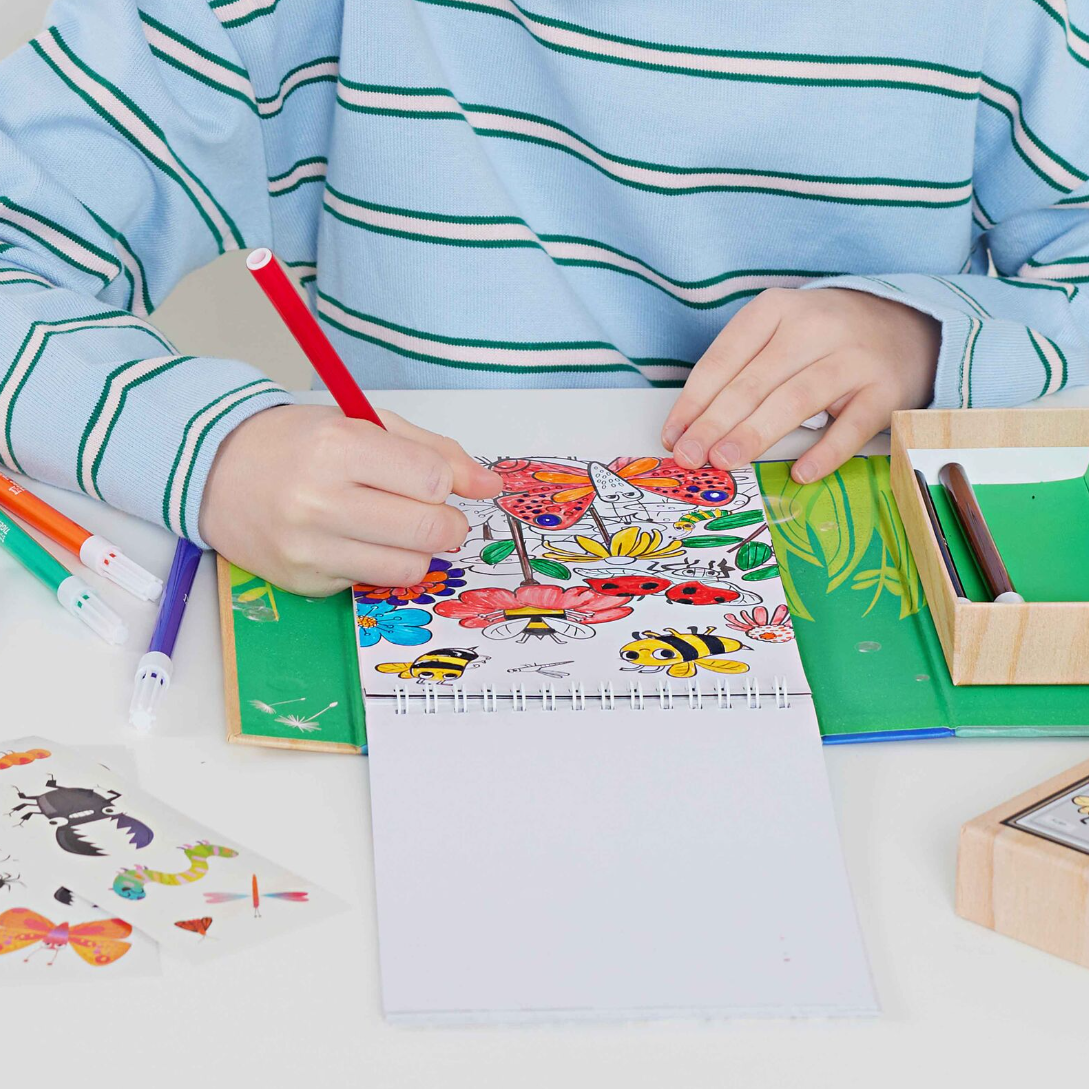 Colouring Set - Backyard Bugs